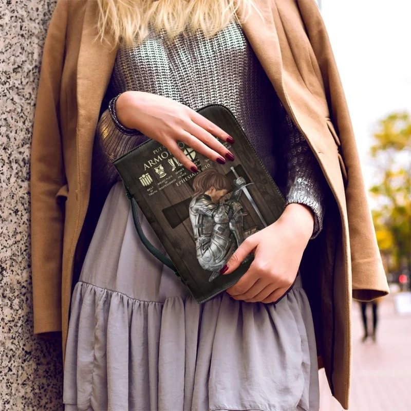 Funda con estampado de armadura de Dios para mujer, bolso de mano de cuero con diseño cruzado, personalizado