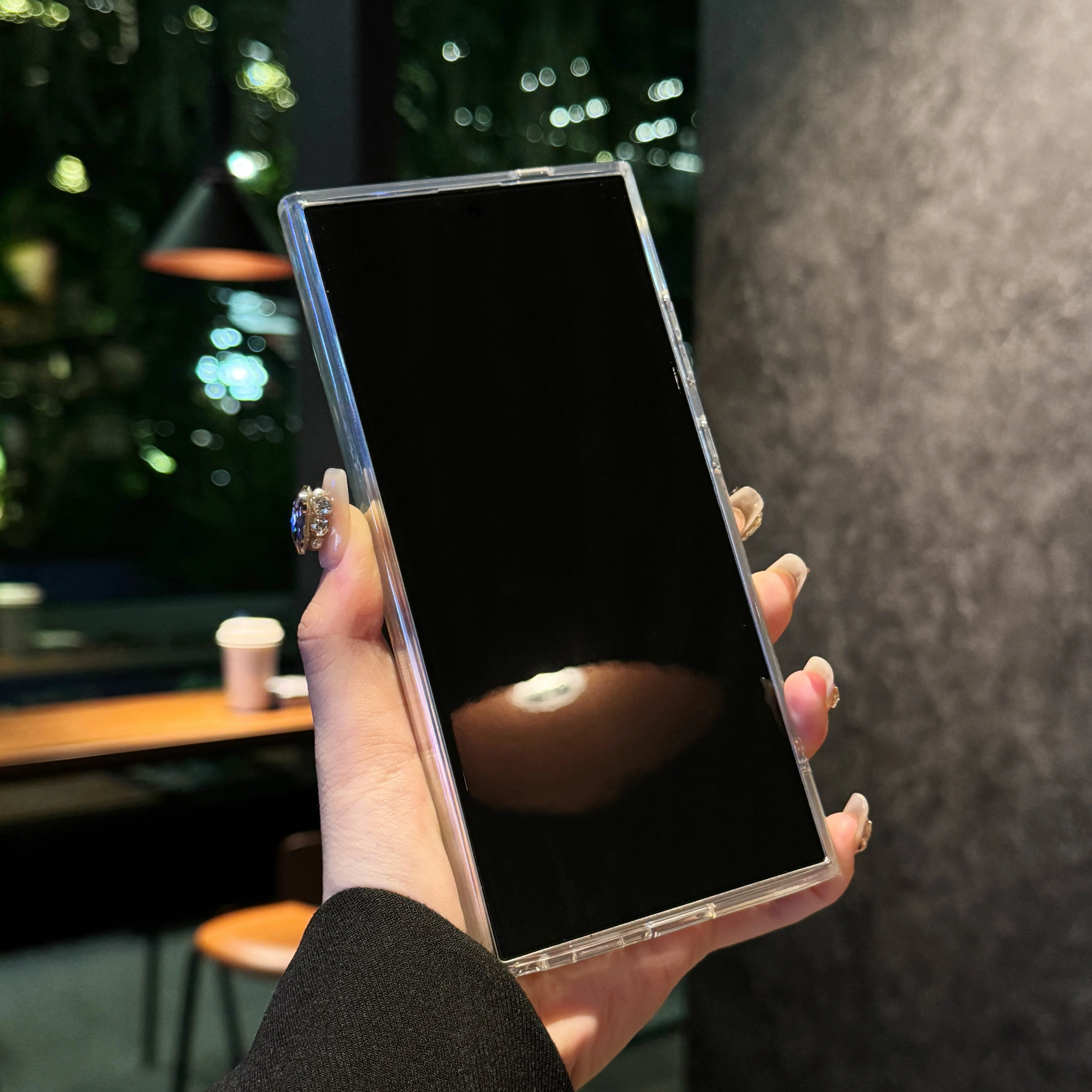 The new gradient glacier pattern for Samsung Galaxy S25 S24 S23 S22 Fe Ultra Plus 4g 5g mobile phone case is waterproof.