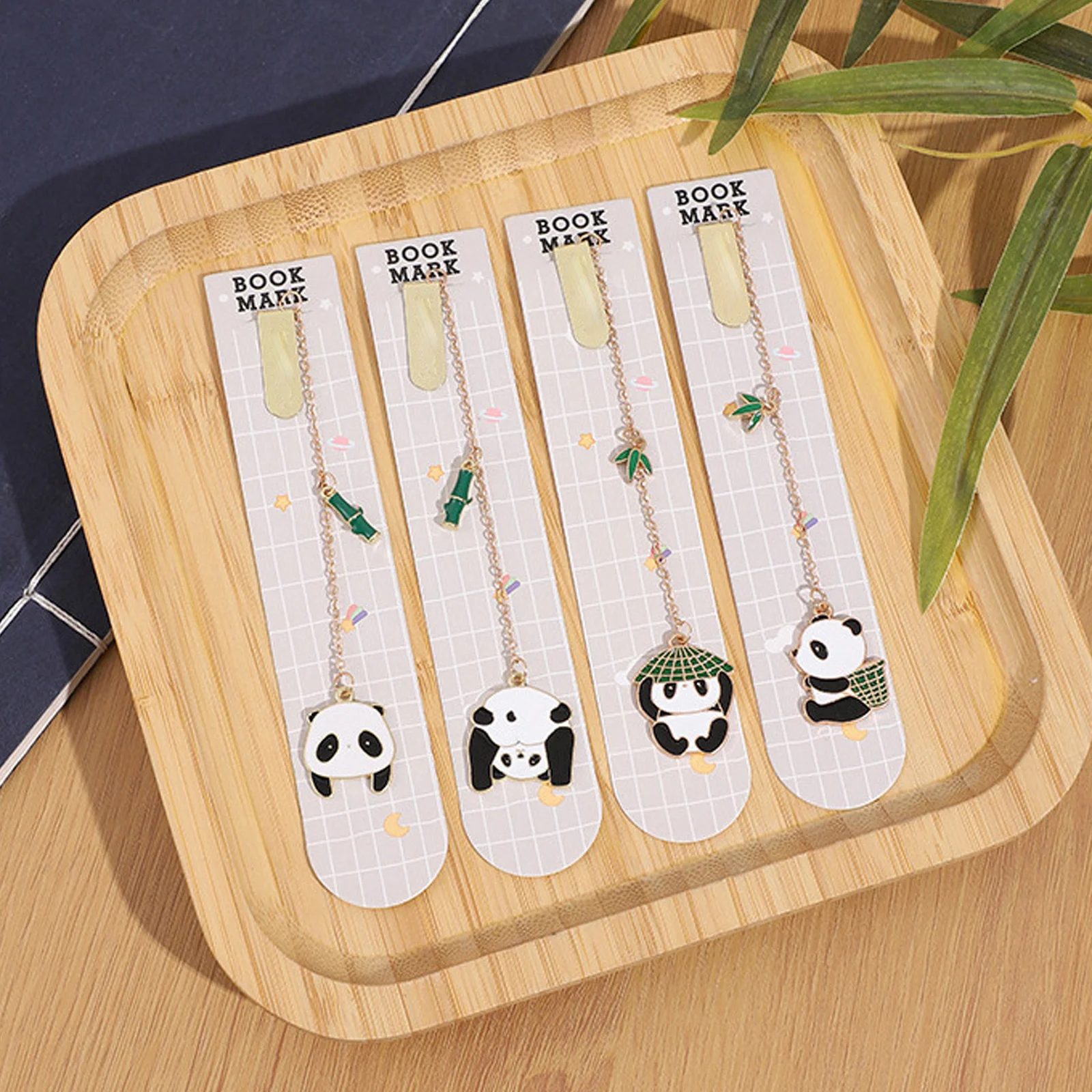 4 قطعة الإشارات المرجعية الباندا المعادن معلقة صفحة علامة كليب على الإشارات المرجعية للطلاب سلسلة المرجعية ديكور الكرتون قلادة