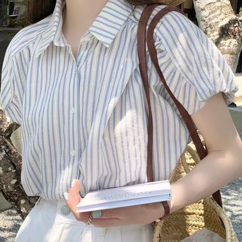 French Style Fashion Light Blue Striped Short Sleeved Shirt Summer New Design Lightweight Loose Comfortable Women's Casual Top