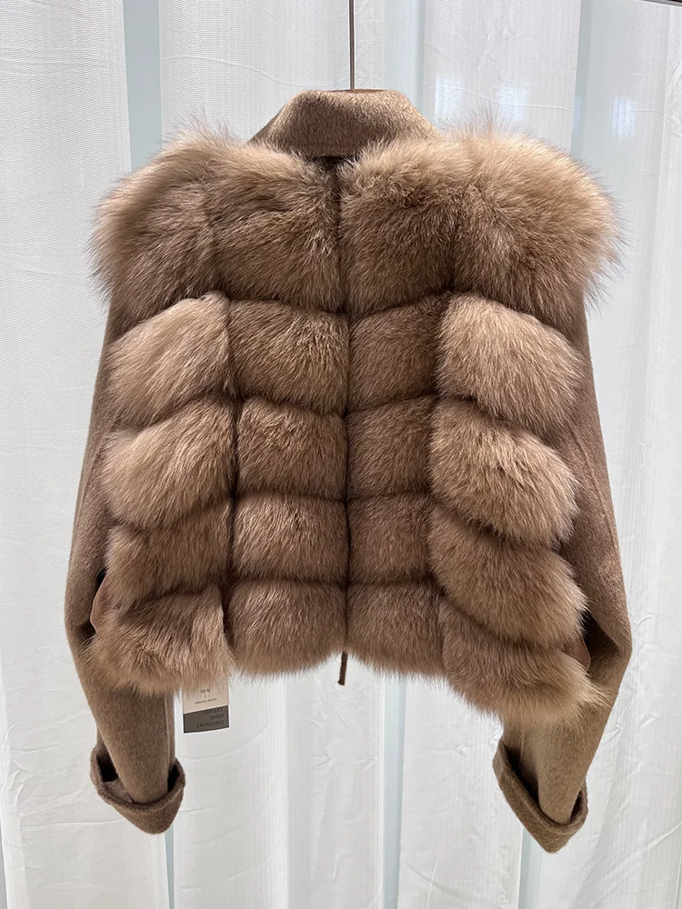 معطف شتوي نسائي جديد لعام 2025 من فرو الثعلب الحقيقي الطبيعي سترة صوفية سميكة ودافئة ملابس خارجية نسائية غير رسمية