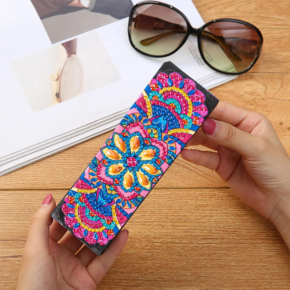 Custodia per occhiali da sole con pittura diamante fai-da-te custodia per occhiali da sole Mandala Flowers scatola portaoggetti per occhiali da sole