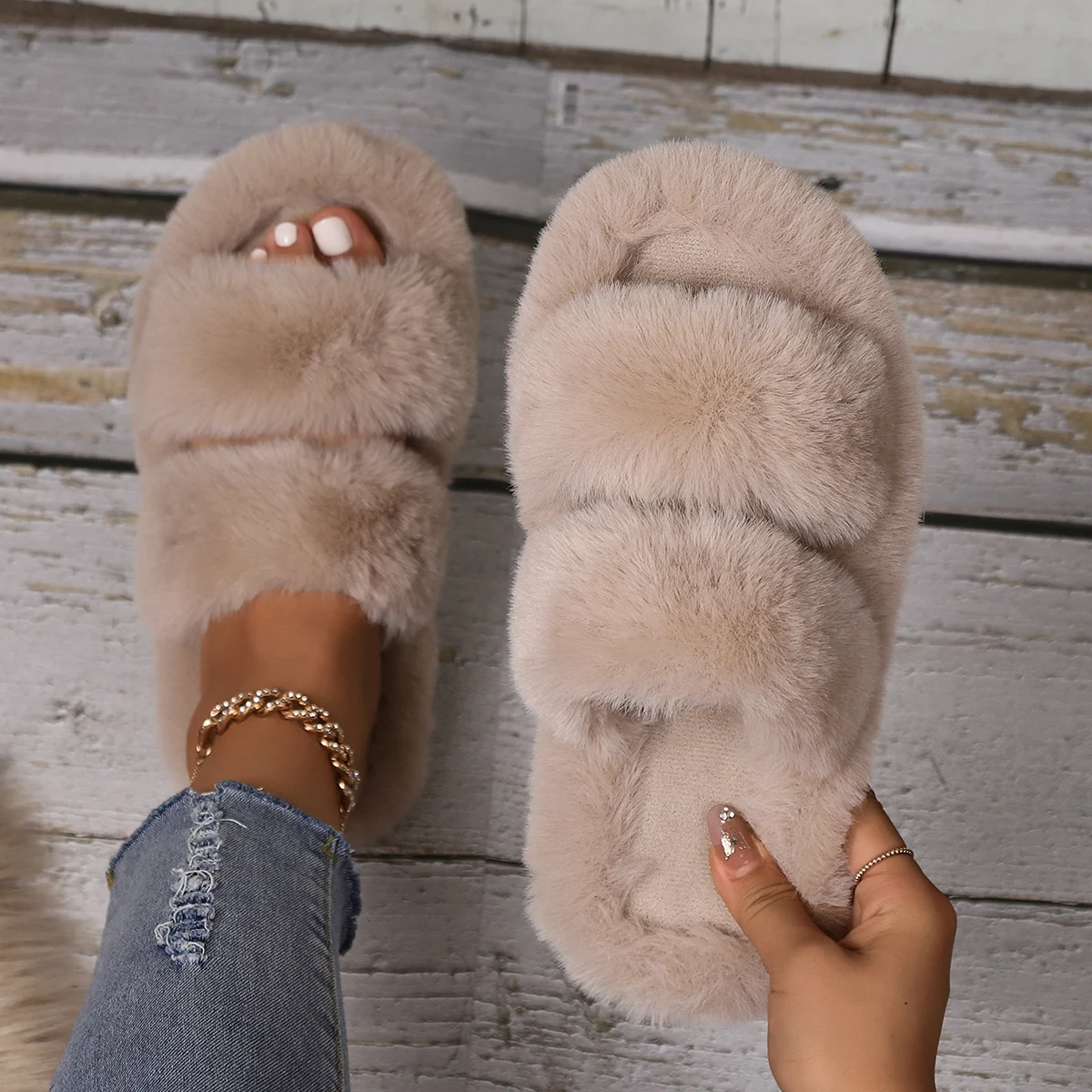 

2025 New Women Slippers Winter Home Peep Toe Plush Fur Shoes Woman Cotton Flat Slides Women Fashion Warm Fluffy Slippers Women