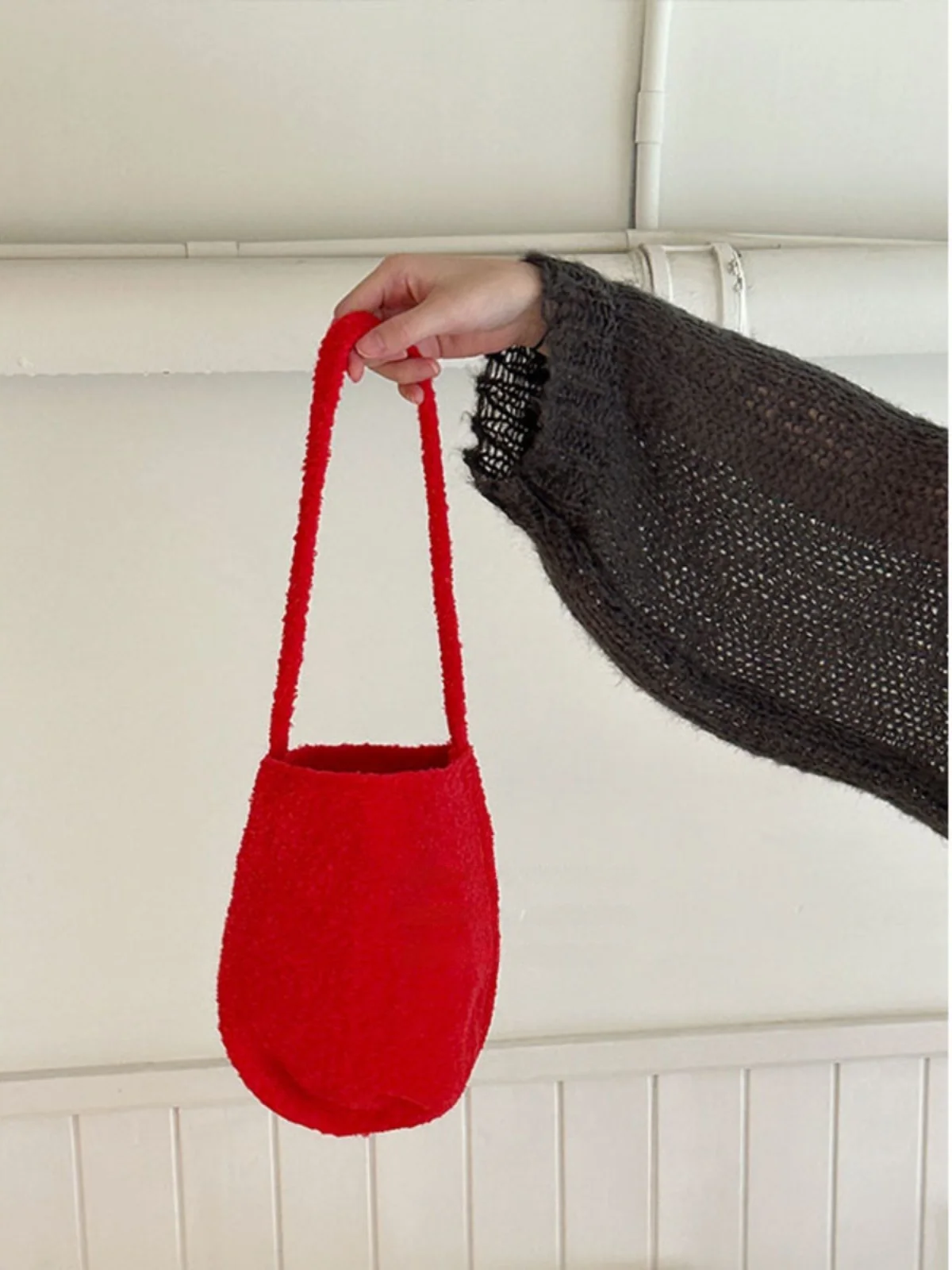 

Уютная шерстяная сумка-ведро Cosy Zing для осени и зимы, женская сумка на одно плечо/ручная, в корейском стиле, цвета конфет, из хлопка, Aosphere