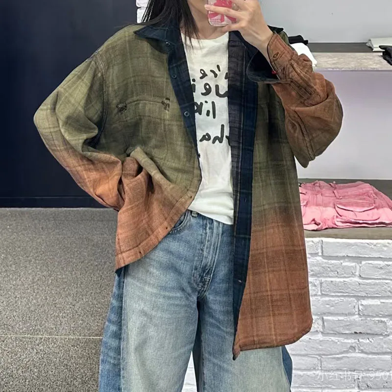 

A new French retro casual and versatile loose-fitting plaid shirt for women's loose long-sleeved top in autumn/winter 2025