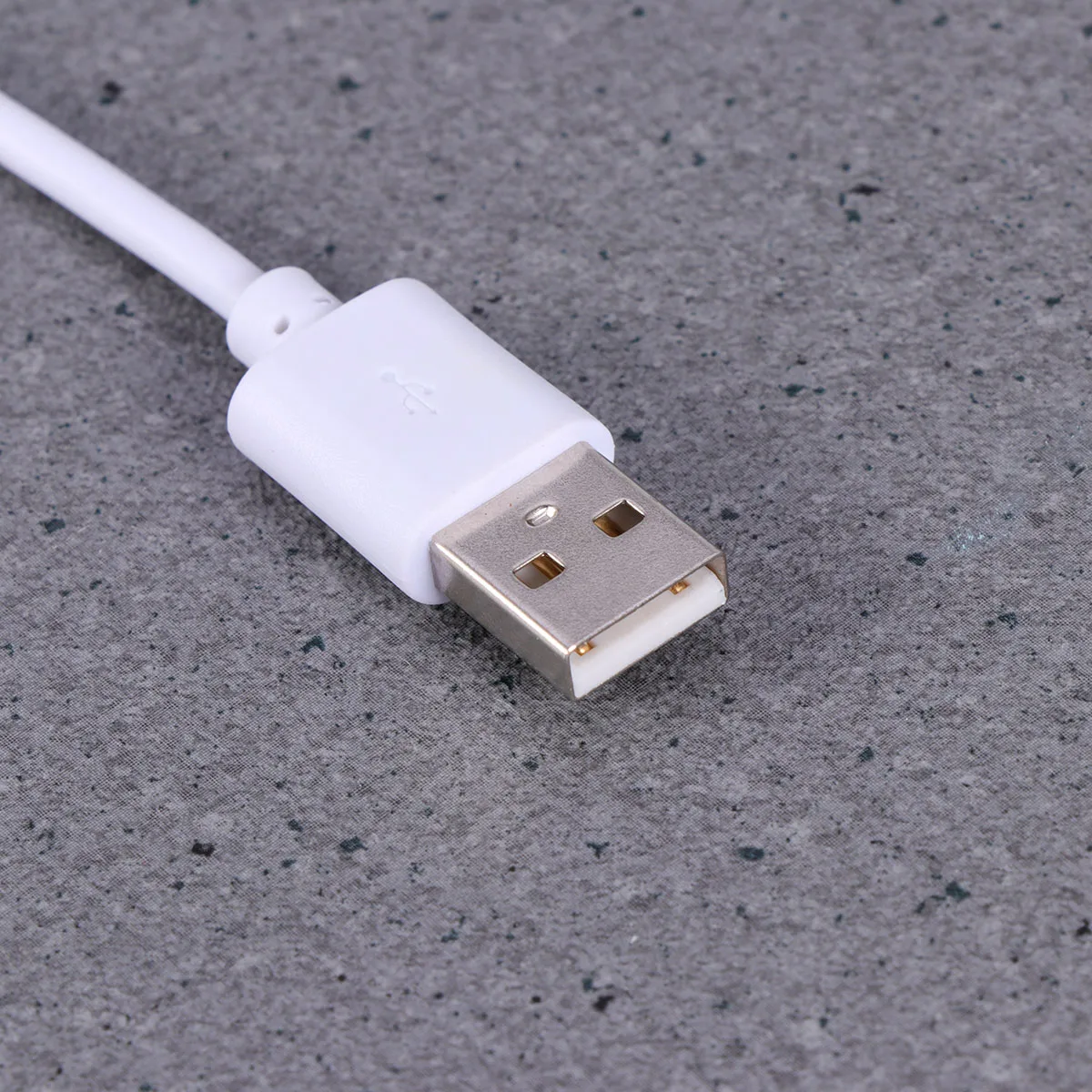 

USB Voltage Current Tester with LCD Screen for Charging Devices White Compact Voltage Monitor for Phone Power Bank Fast