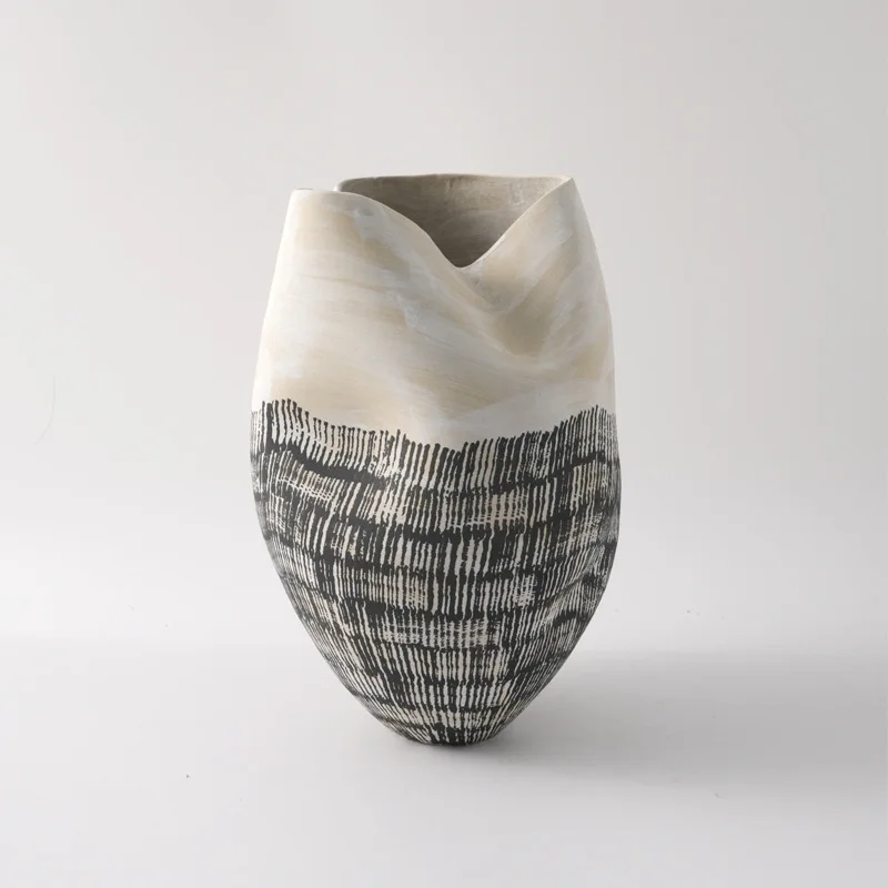 Wabi Sansan Handmade Maillard Style Ceramic Vase Art Model Room B & B Tea Room Flower Ware Special-shaped Ornament