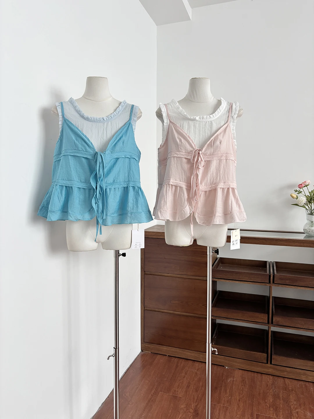 

Summer 2026 Korean Style Sweet Lace Trim Sleeveless Casual Pure Color Women's Tank Top Fashion Set Polyester Fiber No Brand