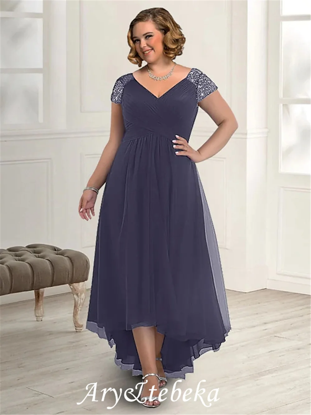 A linha mãe da noiva vestido plus size elegante decote em v assimétrico andar comprimento chiffon manga curta com pregas miçangas