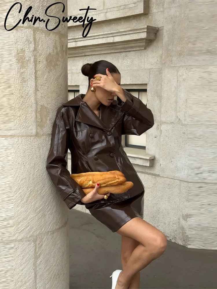 الشارع المرأة بولي Leather سترة جلدية تنورة دعوى شيك التلبيب مزدوجة الصدر معطف الورك حزمة التنانير 2025 الخريف الحضرية سيدة الزي