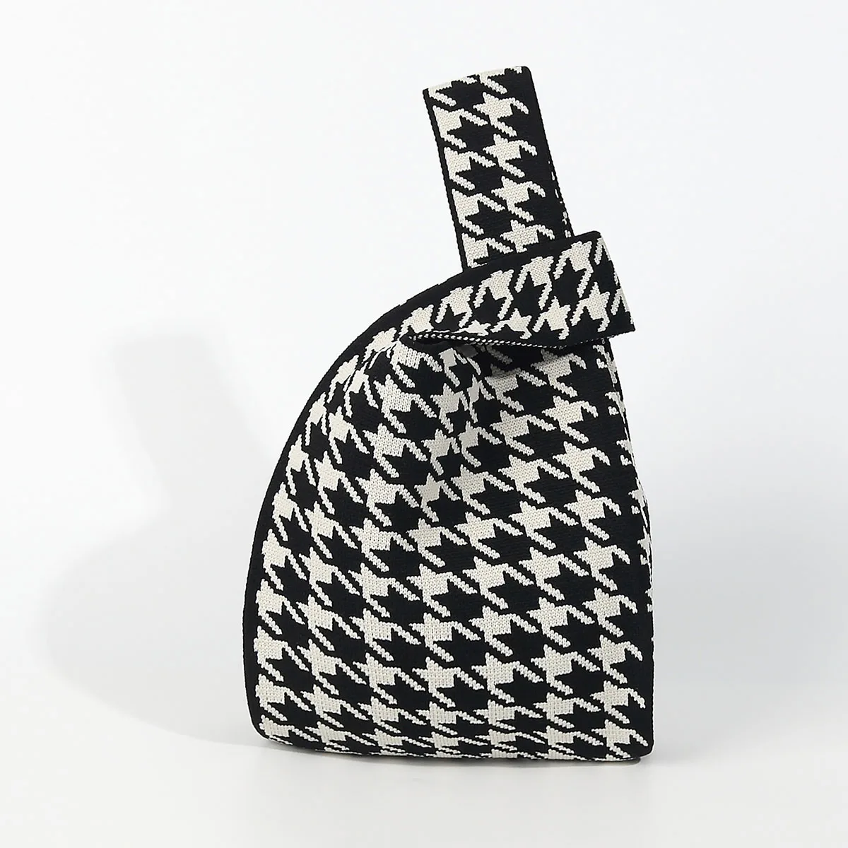 1 Piece of Retro Houndstooth Versatile Knitted Open-Top Lightweight New Handbag, Suitable for Shopping, Travel, Photography, Commuting, and Returning to School