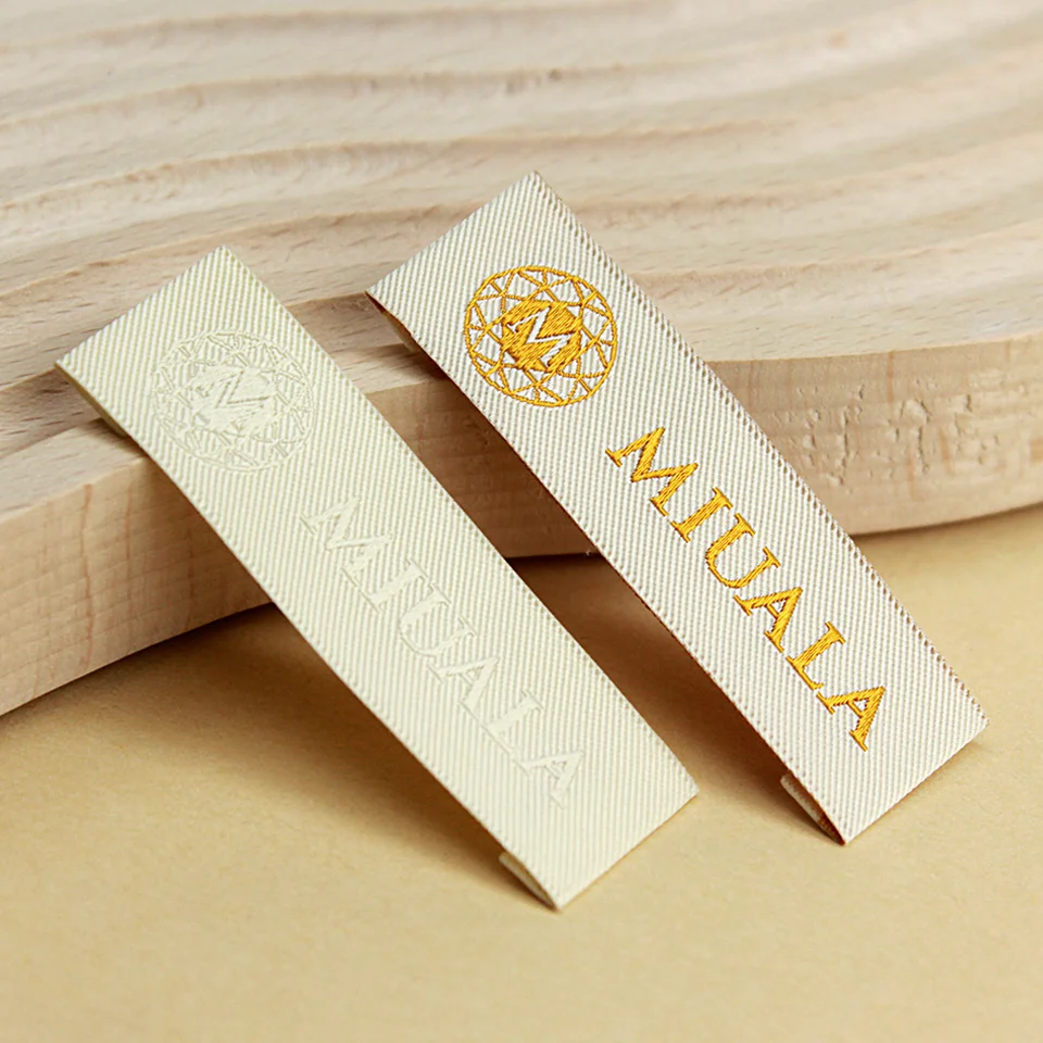 Custom Center Folded Woven Label LOGO Embossed Twill Grain Fabric Tags Sew on Clothing Embroidery Textile Neck/Hem Tag