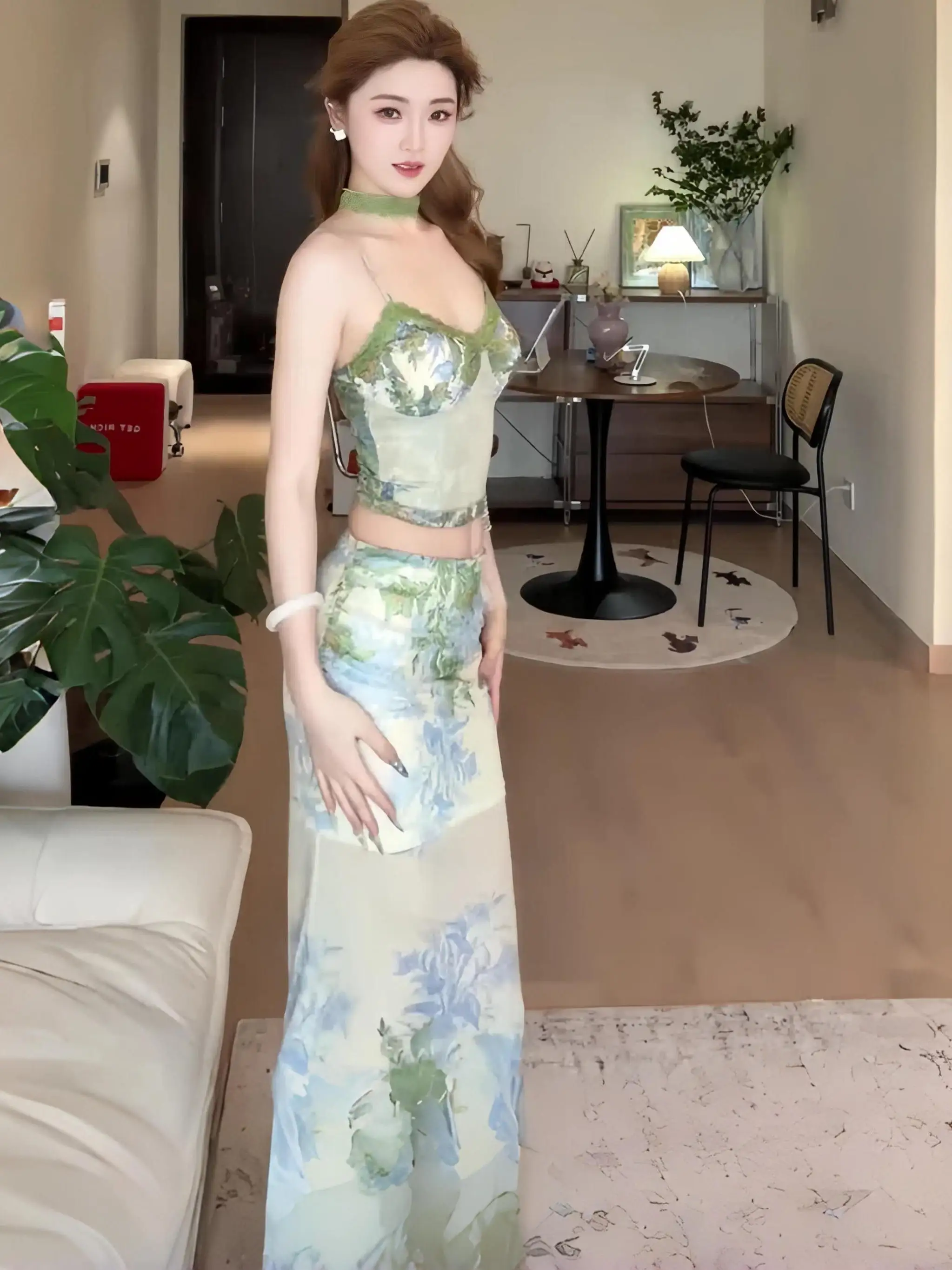 طقم نسائي صيفي من ثلاث قطع بأسلوب صيني عتيق يتكون من توب بحمالات وتنورة ذيل السمكة، أنيق وجذاب، مصنوع من ألياف البوليستر بأكم...