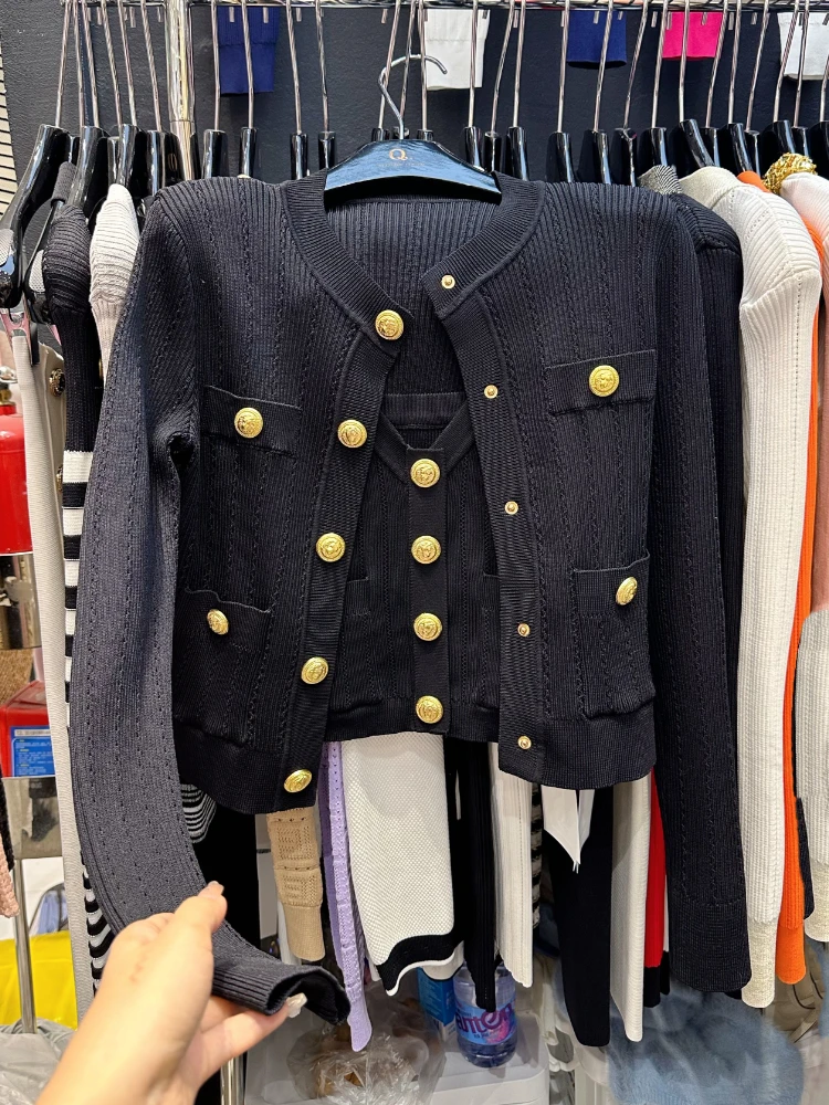 

2025 Autumn New Korean Style Base Camisole Women Metal Buckle Slim Fit Slimming Knitted Cardigan Two-Piece Set