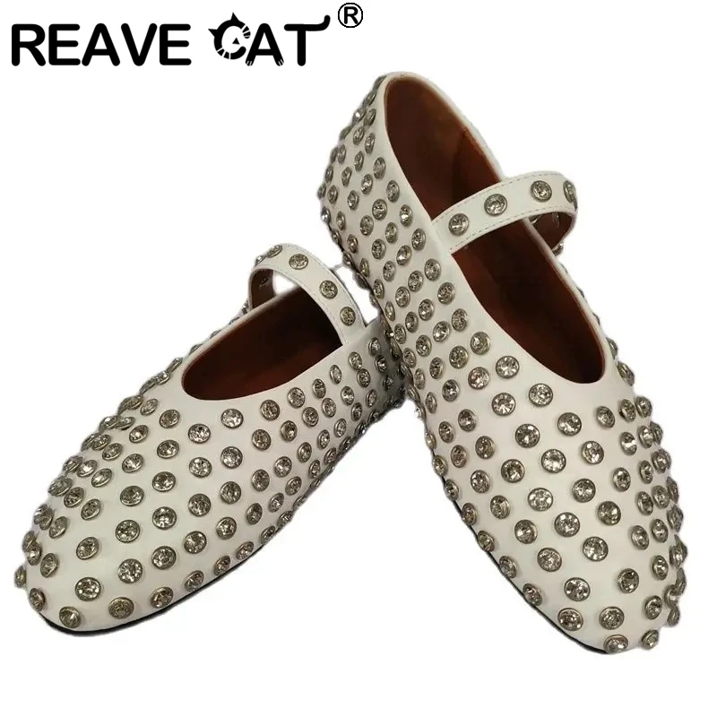 

REAVE CAT Design 2024 New Women Flats Round Toe Crystal Buckle Strap Large Size 41 42 43 Leisure Soft Female Shoes Autumn Spring