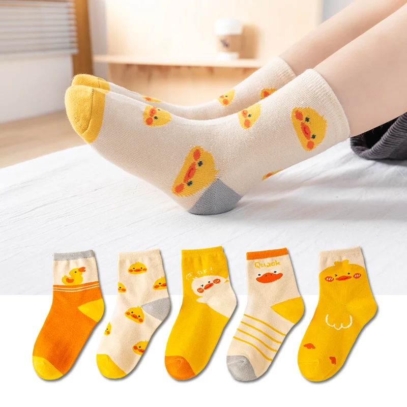 5 pairs of autumn and winter children\'s short socks cute yellow duck cartoon breathable boys and girls mid tube socks