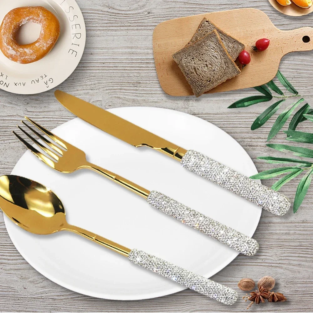 

Luxury Cutlery Diamond Spoon Fork Knife Set 304 Stainless Steel Household Steak Dinnerware for Home Kitchen Party Wedding Gift