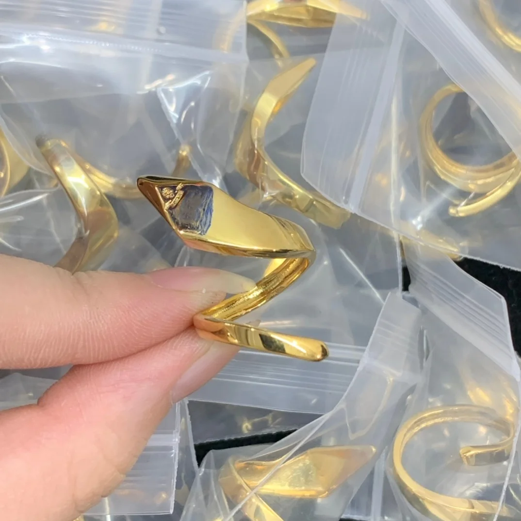 

New Luxury Letter Zircon Ring Women Retro Pearl Star Moon Bow Knot Heart Gold Open Jewelry