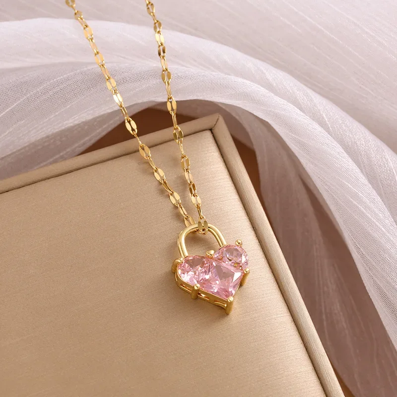 

Titanium steel collarbone chain, pink zircon necklace, women's heart-shaped gemstone pendant, fashionable clothing necklace