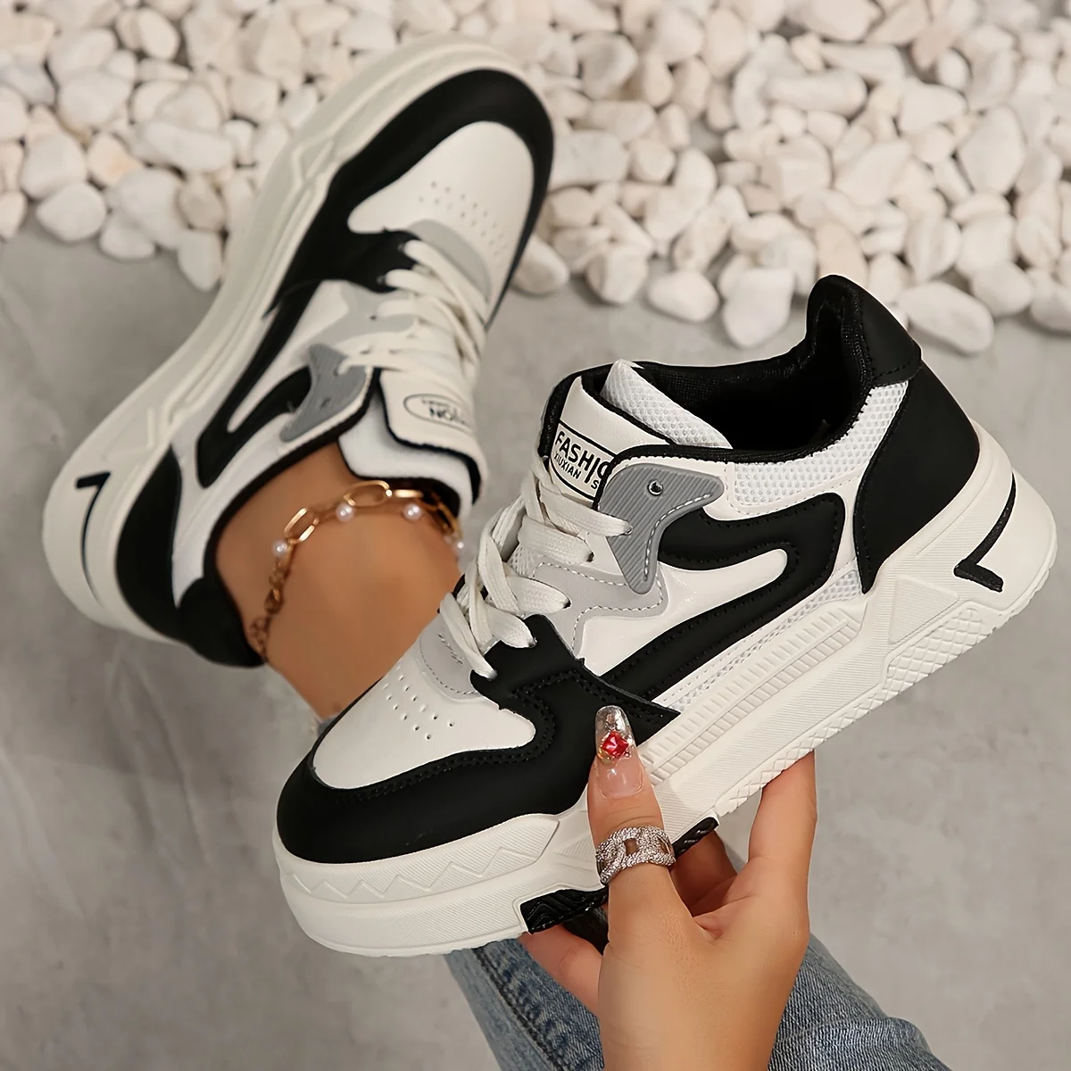 Zapatillas de deporte de moda, zapatos blancos y negros transpirables para mujer, todas las estaciones, ropa informal y deportiva, estilo Ins de moda