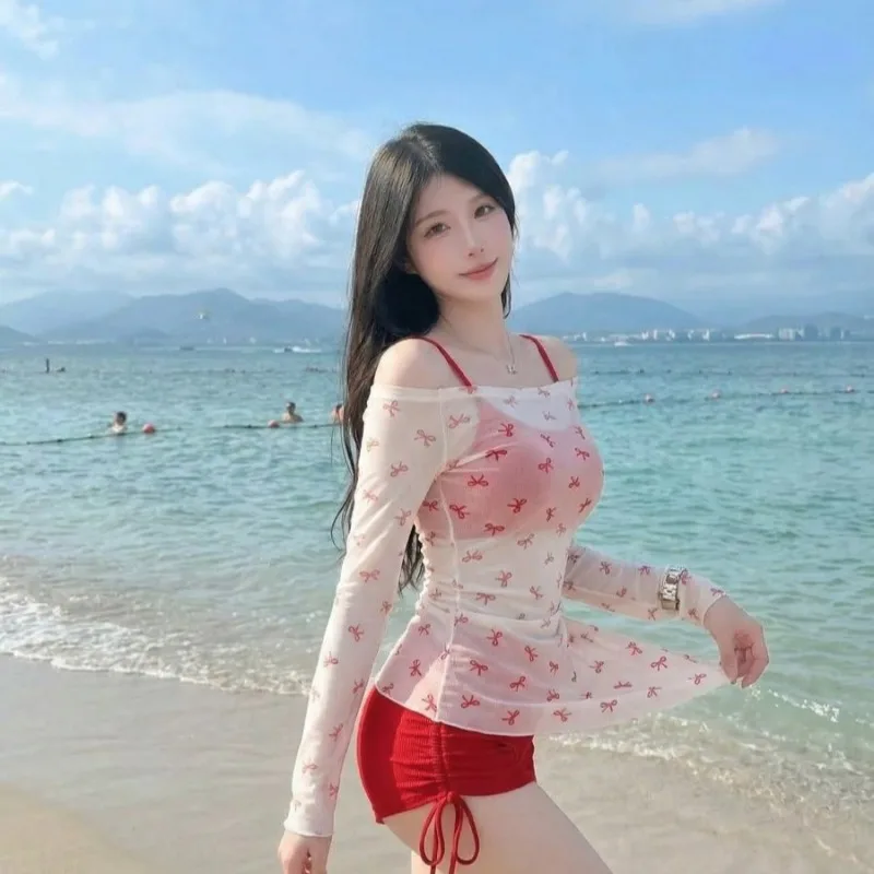 Hot spring long-sleeved flat-angle split type, covering the belly and showing thinness, gathering swimsuit advanced sense