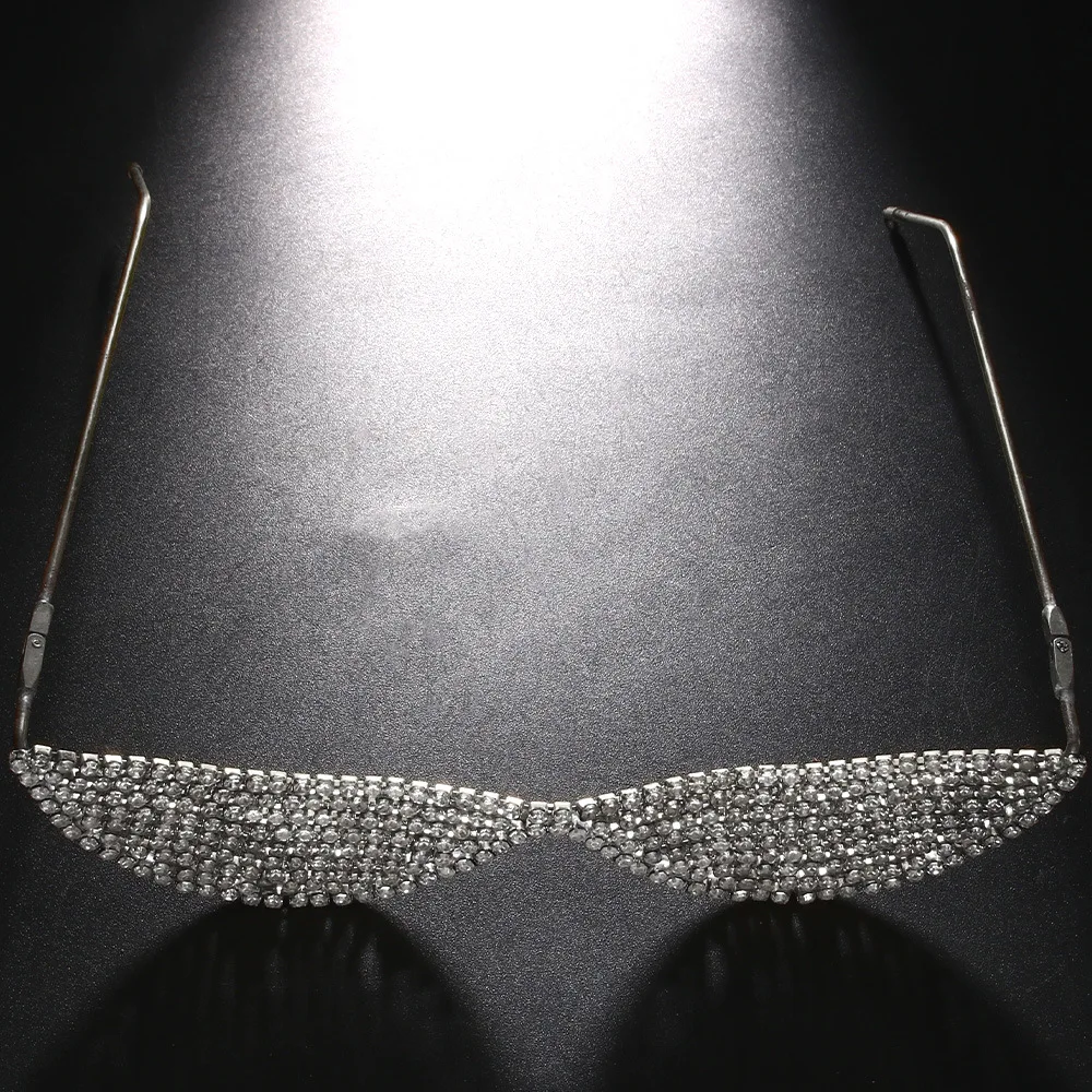 กรอบแว่นตาแฟชั่นประดับพลอยเทียมรูปพระจันทร์เสี้ยวแบบเรียบง่ายไม่มีเลนส์เครื่องประดับสำหรับการตกแต่งดวงตาคริสตัลส่องแสงเป็นประกายวิบวับผู้หญิงหญิงสาว