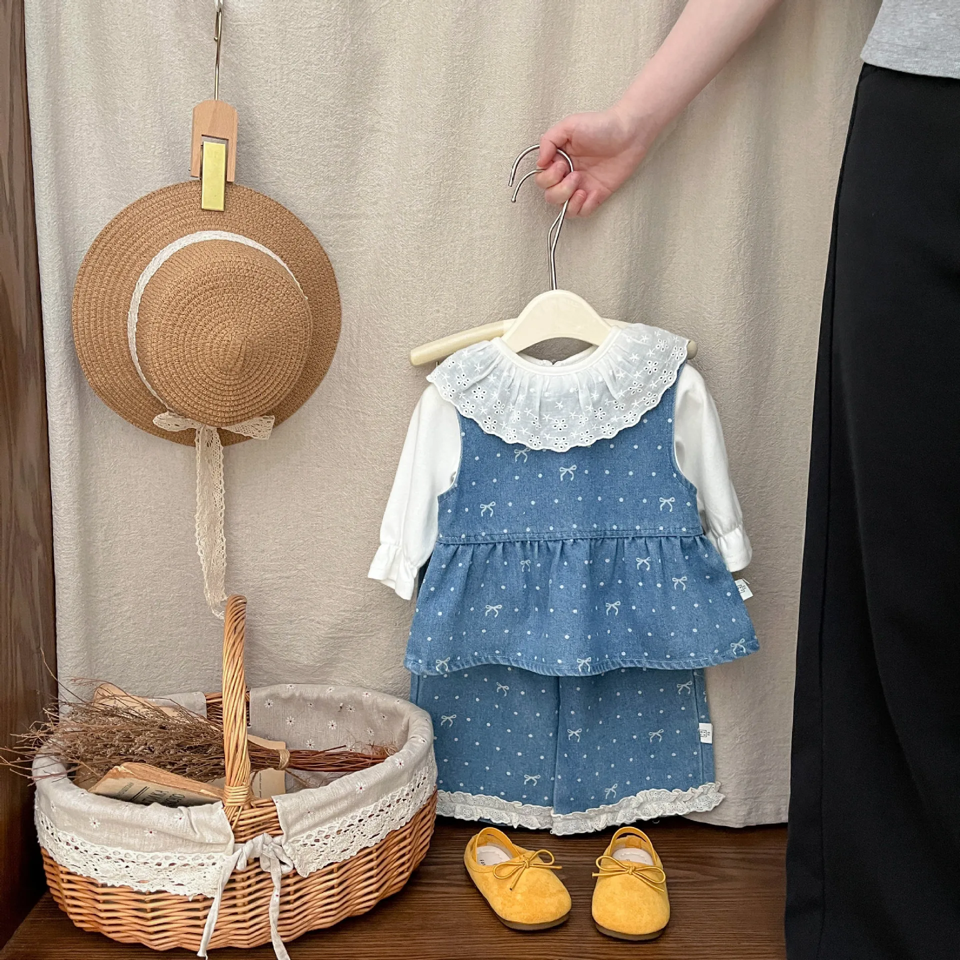 

Костюм в ковбойском стиле, кружевные прямые брюки для девочек, детский весенне-осенний новый модный однотонный мягкий милый костюм с длинными рукавами