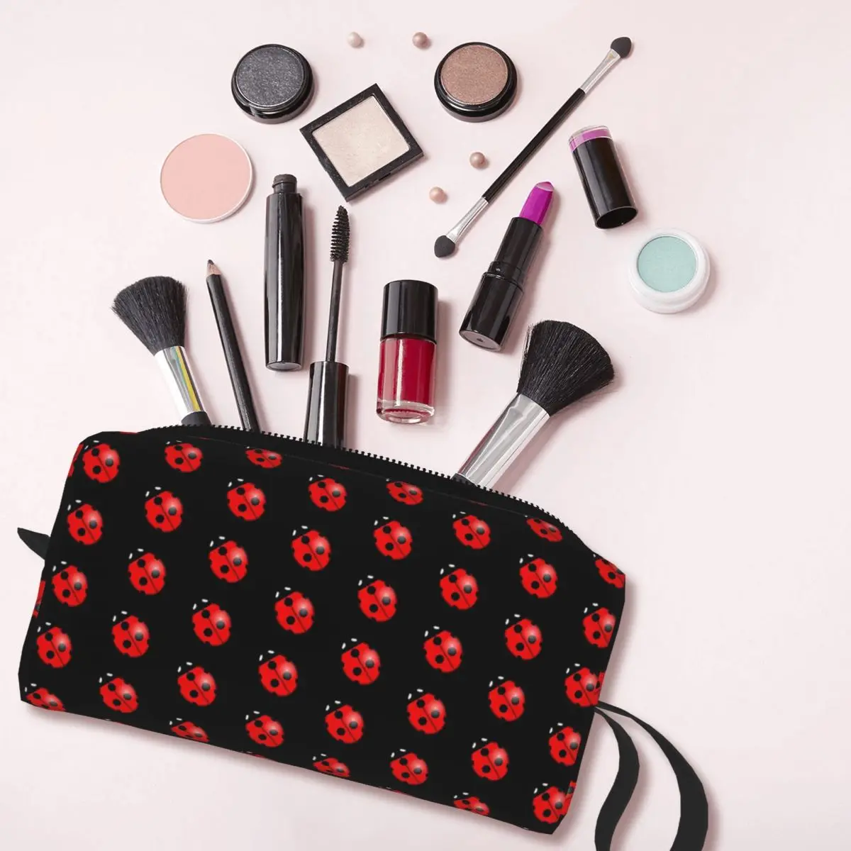 Black Ladybug Pattern Socks Makeup Bag Cosmetic Organizer Storage Dopp Kit Toiletry Cosmetic Bag for Women Beauty Pencil Case