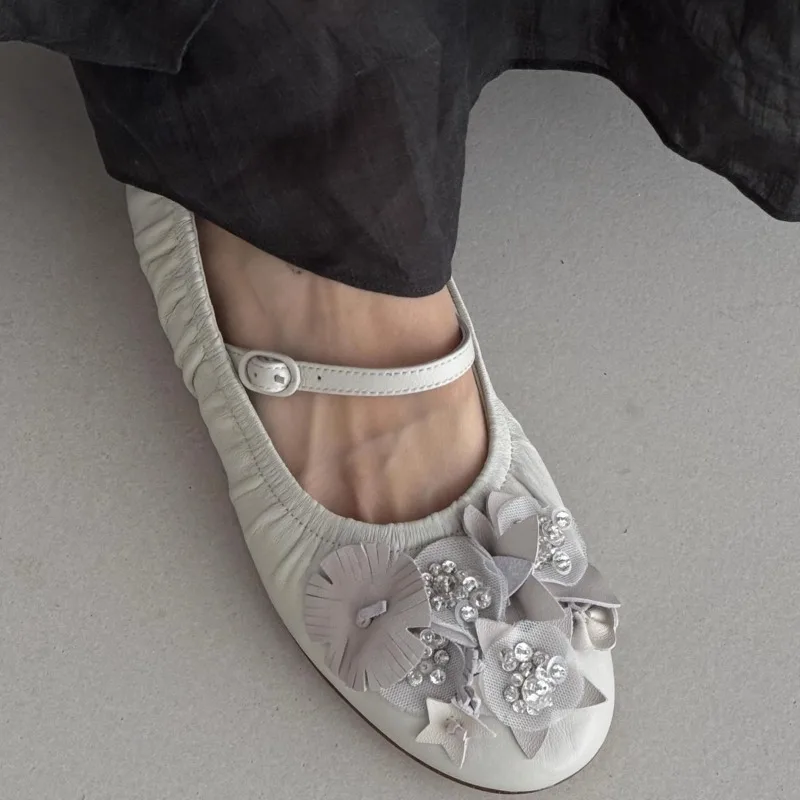 Retro Flowers Designer Flat Shoes Women String Beads Shallow Round Toe Casual Shoes Female Buckle Fashion Mary Jane Shoes Women