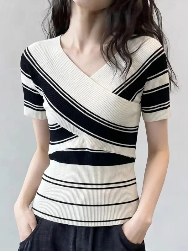 

Summer Stripe Knitwear V-Neck Short Sleeve Women's T-Shirt Korean Style Slim Fit Breathable Casual Top for Young Women