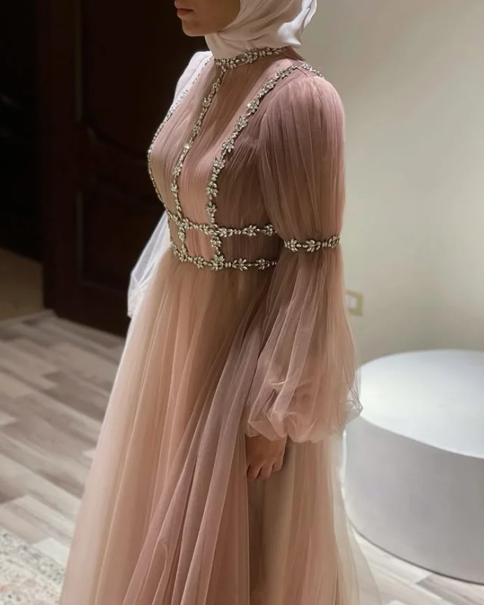 فساتين سهرة رسمية من القفطان الإسلامي باللون الوردي المغبر مطرز بالكريستال ورقبة عالية وأكمام طويلة فستان حفلات توتو Pastrol Unis حسب الطلب