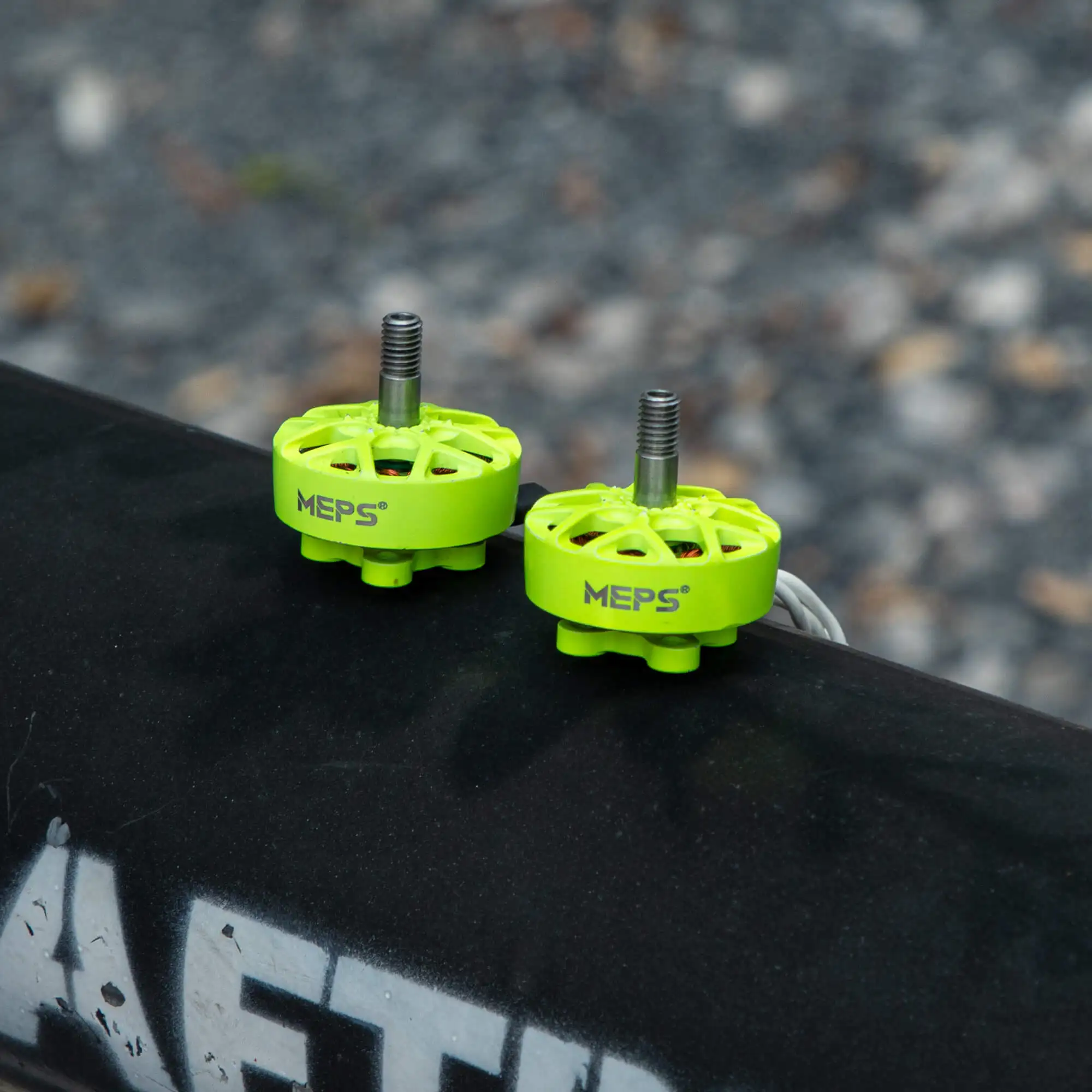 Silnik FPV MEPS NEON 2207 do 5-calowego drona Freestyle 1950KV/2050KV/2550KV