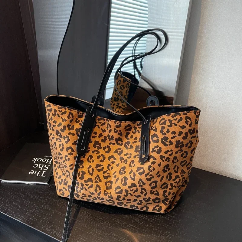 

High End and Large Capacity Leopard Print Bag for Women Fashionable Commuting Versatile Shoulder Bag Big Tote Bag Bolsos De Moda