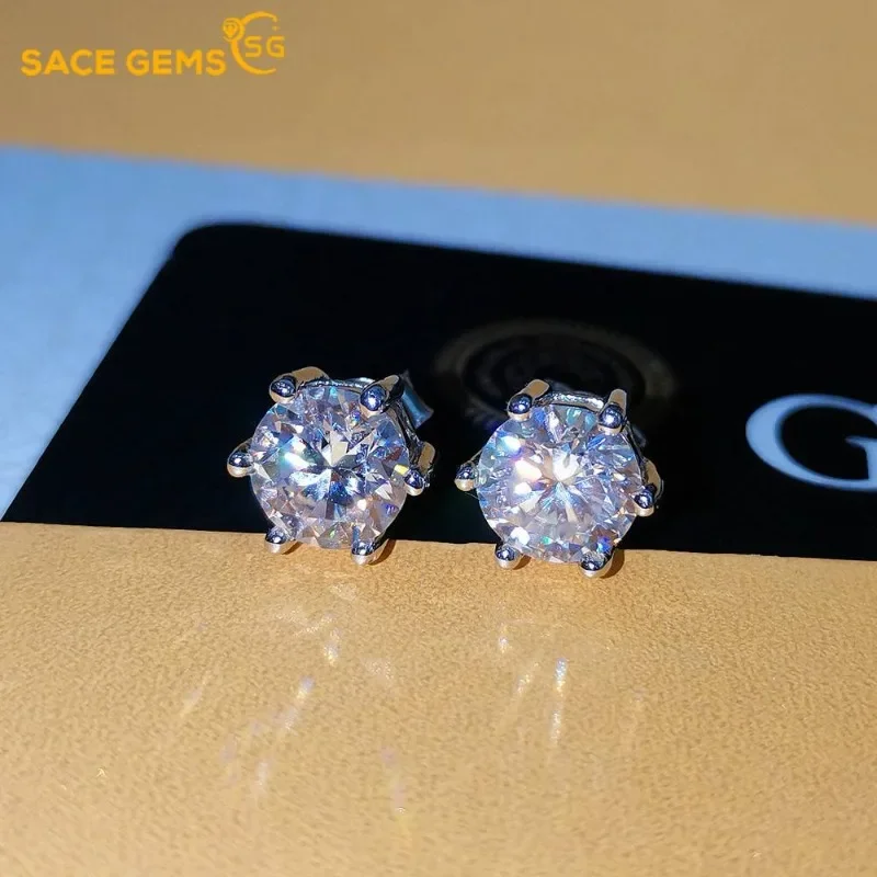 

SACEGEMS GRA 0.5-1ct D Color Certified Moissanite Stud Earrings for Women 925 Sterling Silver Fine Jewelry Stud Earrings for Men