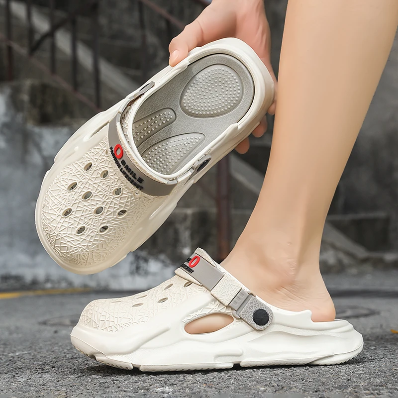 

Couple's Clog Shoes 2026 New Style Outdoor Non-Slip EVA Slippers Fashion Sandals