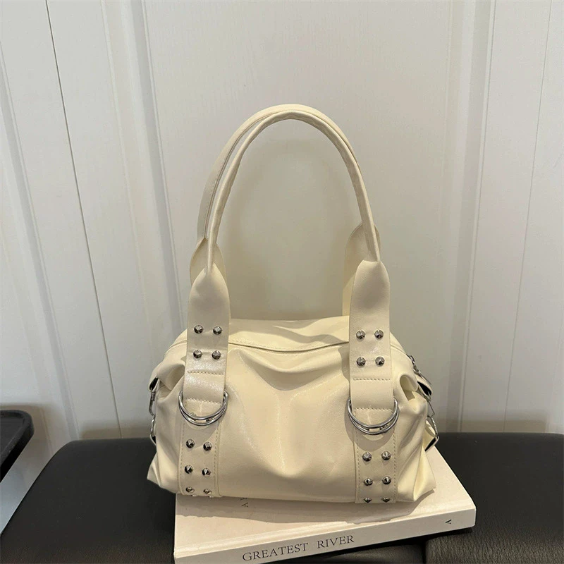 Vintage-Stil PU-Leder Damen Schultertasche Große Kapazität Hochwertige Modische Nieten-Handtasche Y2K Motorradtasche für den täglichen Gebrauch – Detail 19