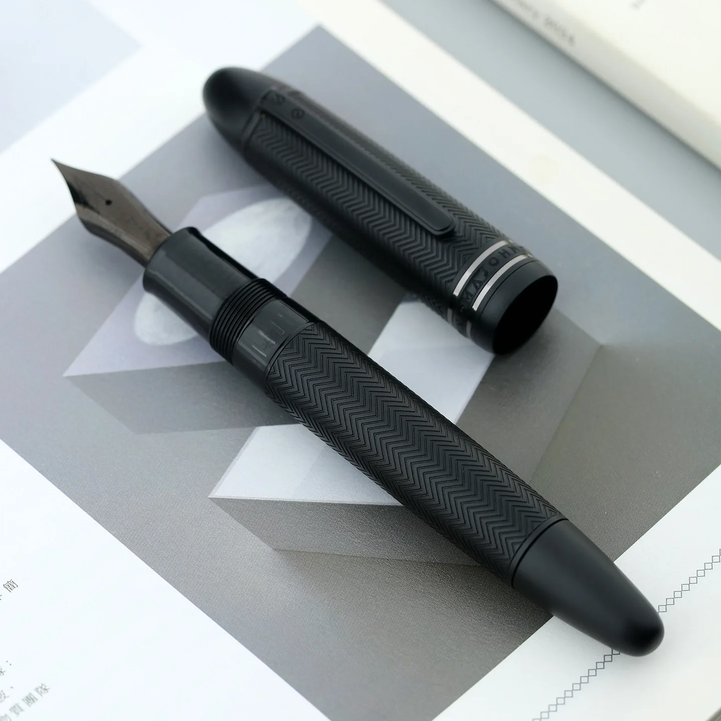 MAJOHN P141 Fountain Pen Brass Engraving No.8 40mm Gold Plating and Black Plating Nib Piston Ink Absorbing Pens Business Office