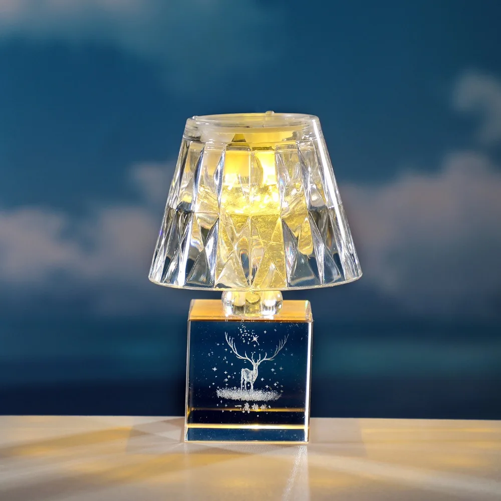 luminaria-de-mesa-moderna-com-cristais-e-led-luminaria-de-mesa-com-cristais-de-acrilico-transparentes-em-formato-de-diamante-luminaria-de-cabeceira-com-design-de-baleia-para-uso-domestico