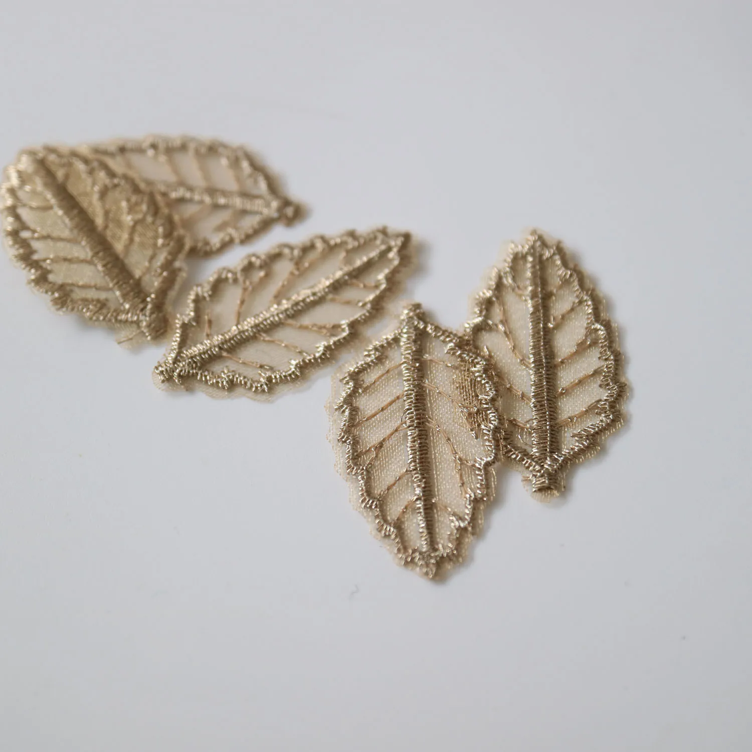 10pcs/lot sew on leaf lace patches for clothing 2*3.8cm Leaves embroidery applique parches para for bags backpack jeans