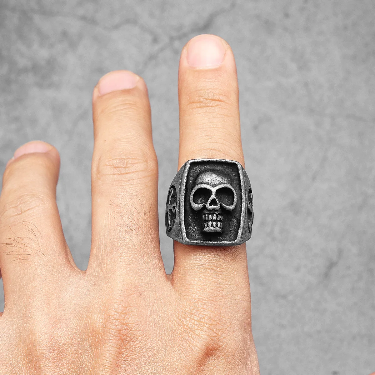 Phantom Skull Men Rings Stainless Steel Women Jewelry Punk Rock Vintage Black Gothic Simple Fashion Accessories Gifts Wholesale