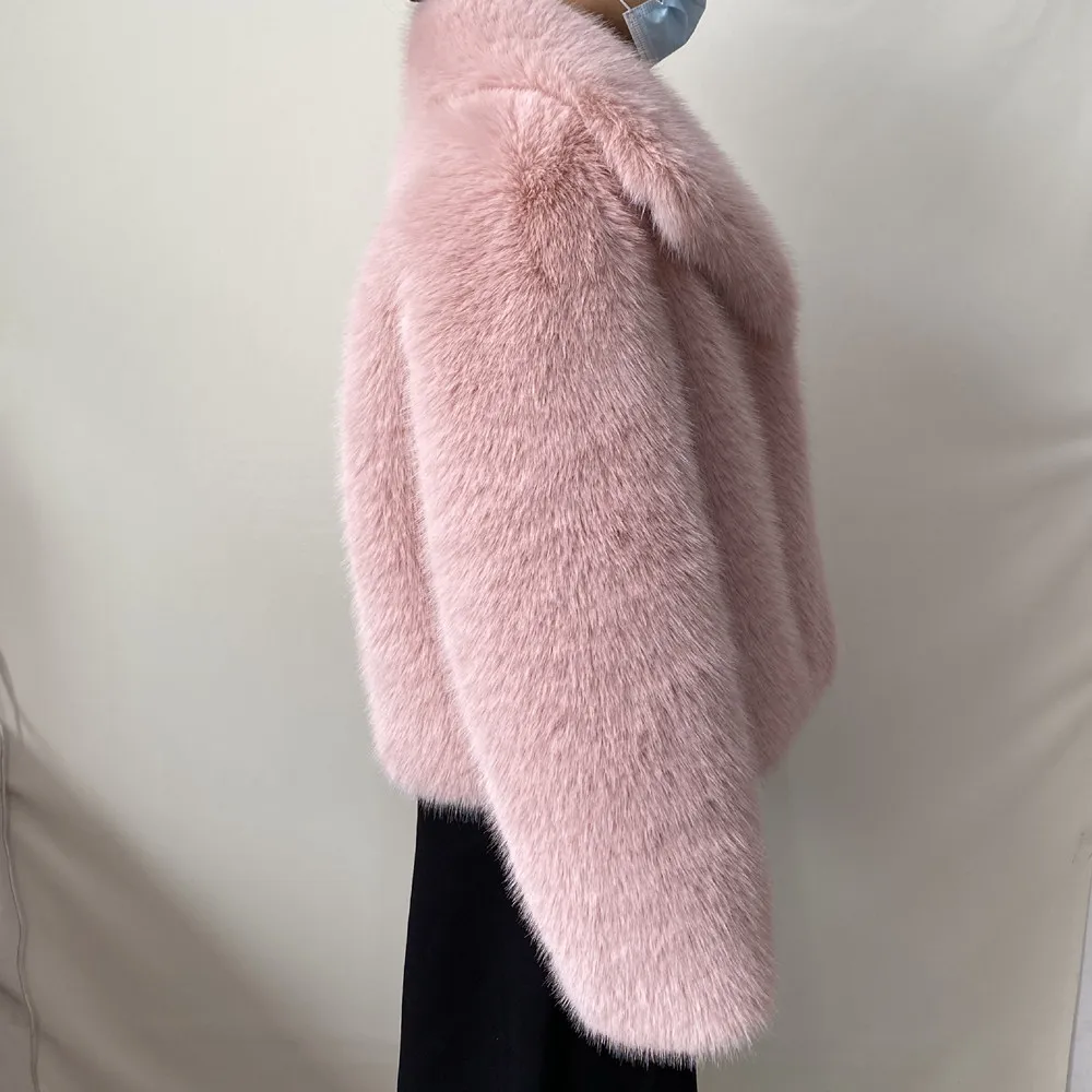Women's Plus Size Winter Fur Coat Fox Large Lapel Loose Short Top Elegant Warmth for Cold Weather