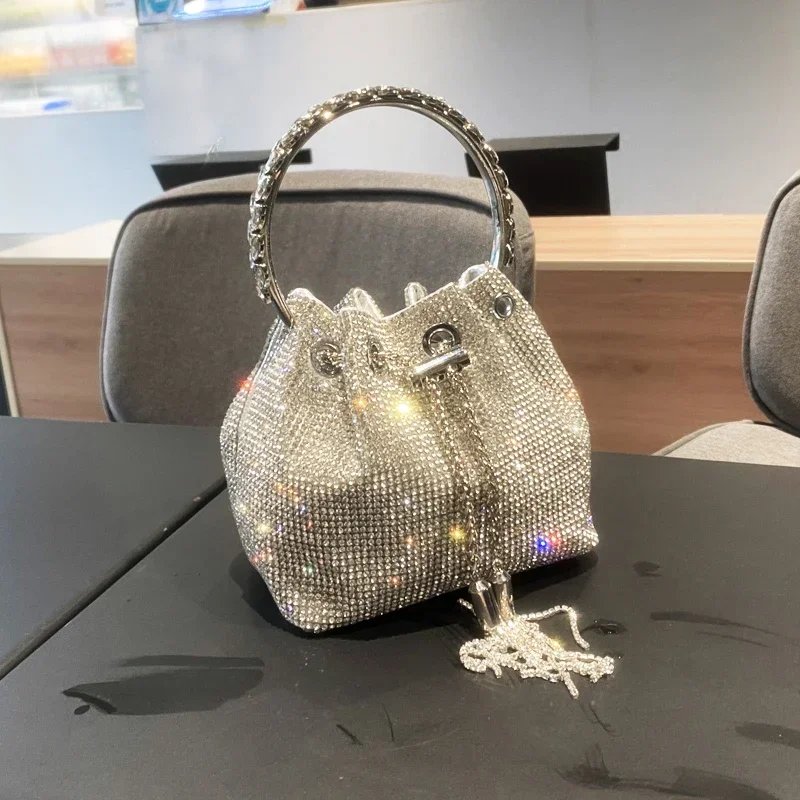 Bolsos de mano a la moda para mujer, cartera de mano tipo cubo de diseñador de lujo, bolso para banquete de noche, bolso de hombro con diamantes de imitación de cristal 2023