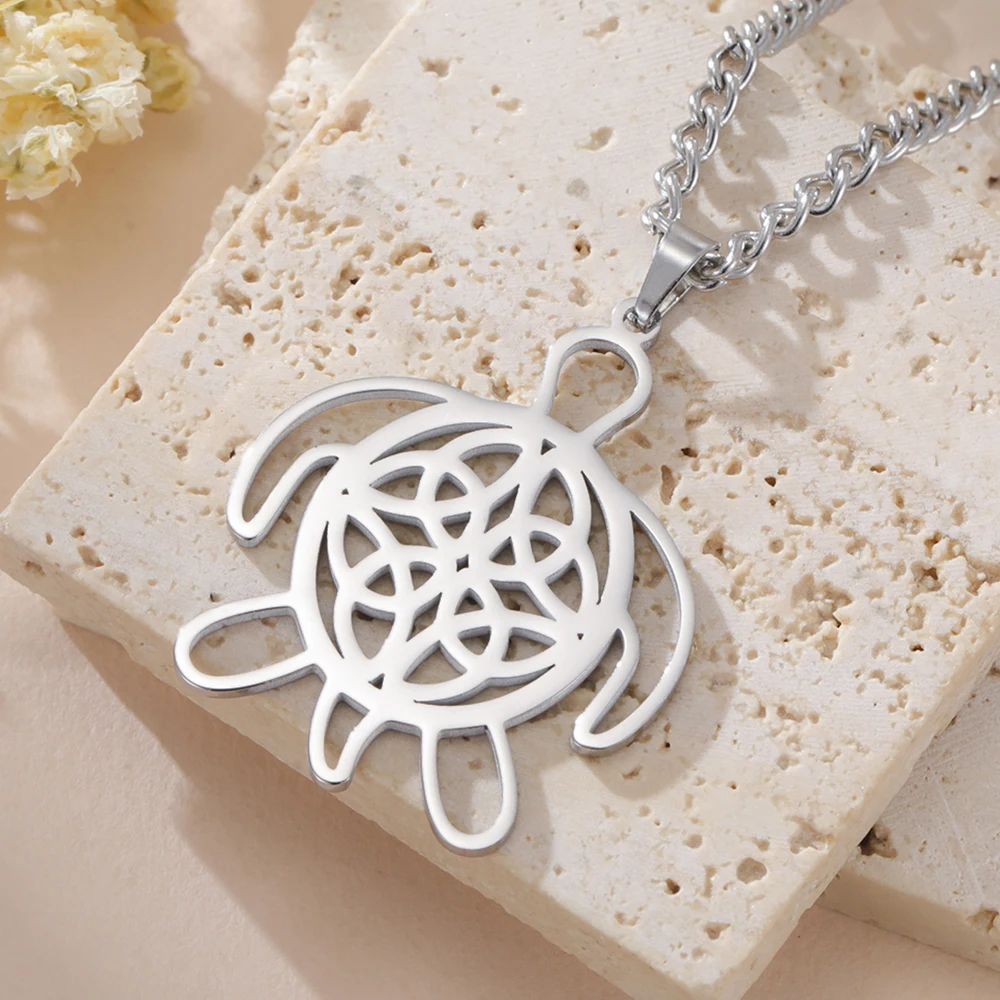 Dawapara Celtics Turtle Necklace Triquetra Trinity Knot Animal Turtle Ancient Symbol of Longevity Stainless Steel Jewelry