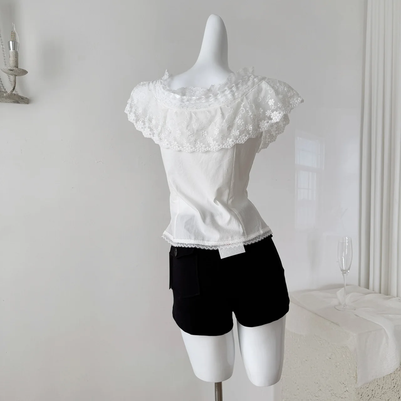 Women's White Lace Blouse Summer Off Shoulder Tops Elegant Ruffled Sleeve Shirt Boho Chic Casual Loose Fit Shirt