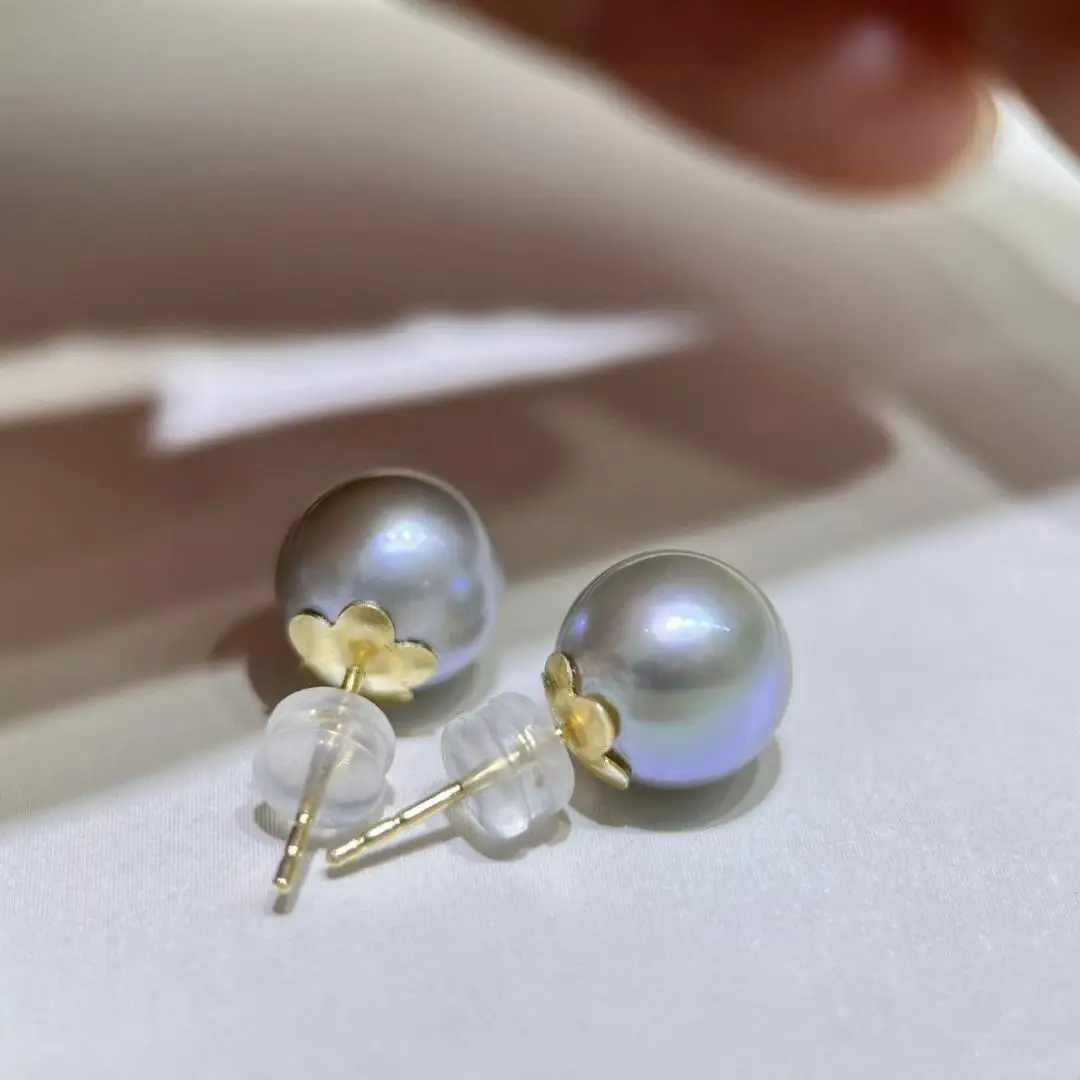 

Gorgeous 10-11mm South Sea Round Silver Grey Pearl Stud Earring 18k