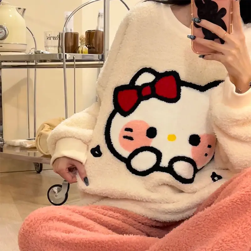 

Sanrio HelloKitty Cinnamoroll Pyjama Lady Autumn/Winter Coral Velvet Thickened Winter Cute HelloKitty Warm Homewear Set