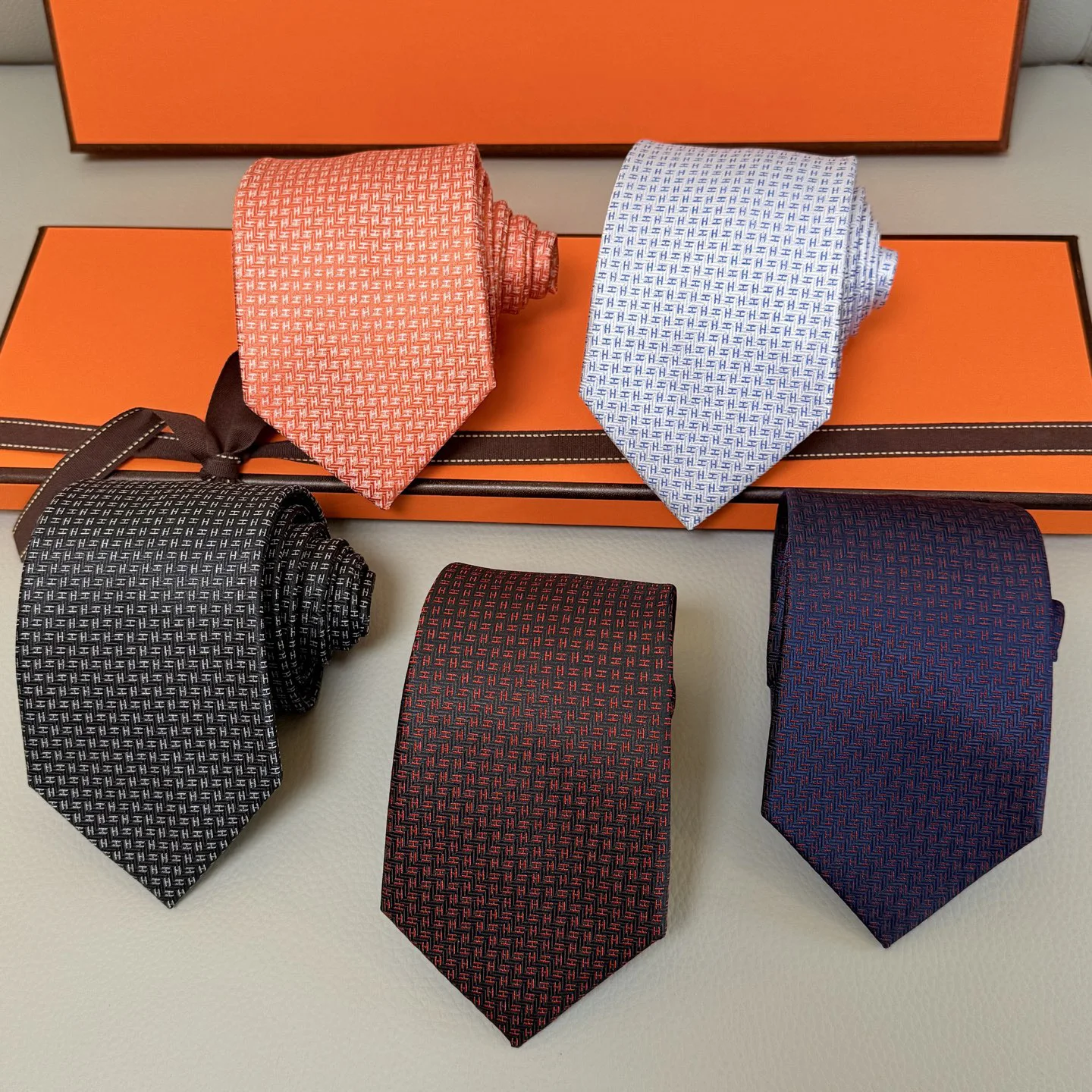cravatta-in-seta-fatta-a-mano-per-uomo-ricamo-vintage-a-h-alta-qualita-business-semplice-facile-da-abbinare-larghezza-7cm-12cm-materiale-in-seta-confezione-regalo