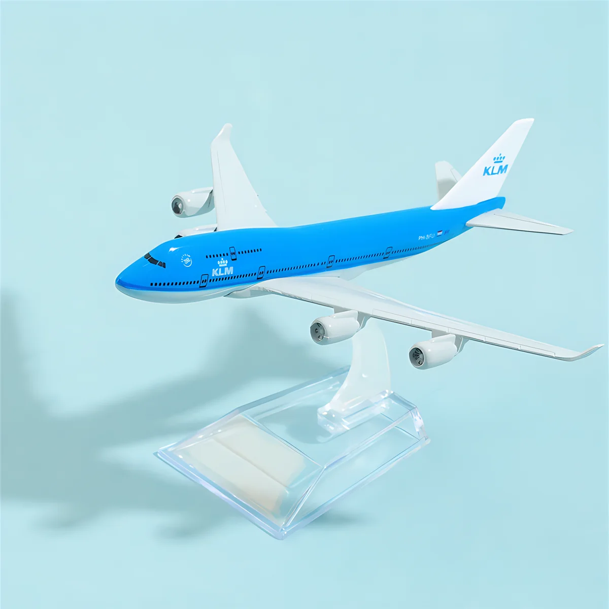 Scale 1:400 Metal Aircraft Replica A320 A330 A380 B747 B777 B787 Aviation Model Diecast Airplane Miniature Decorative Gift Toy