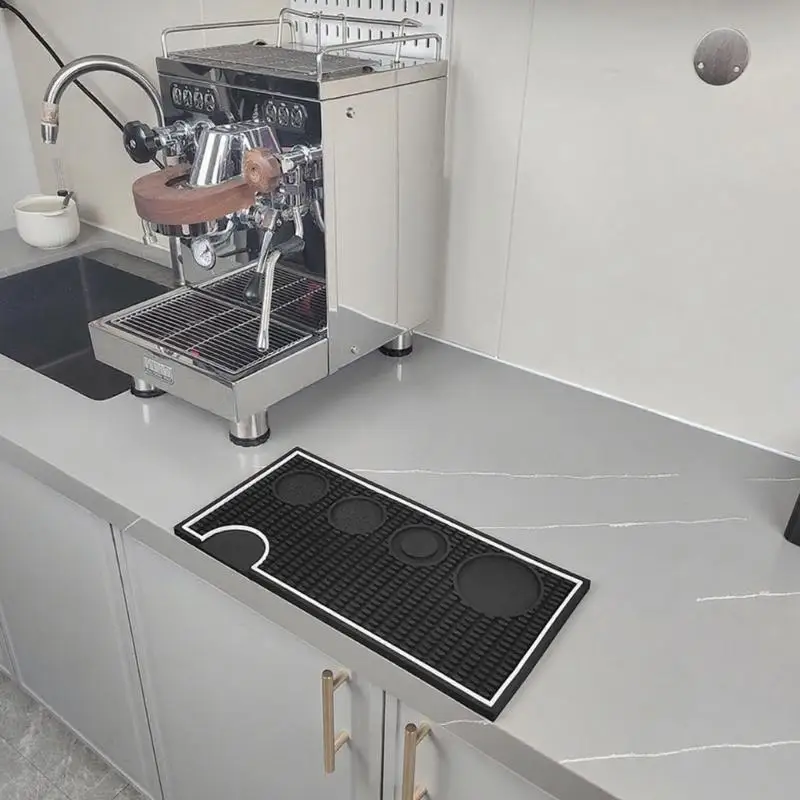 

Professional Coffee Tamping Mat Nonslip Base With Raised Edges 40x20x1cm PVC Materials For Baristas And Home Brewing Y5GB