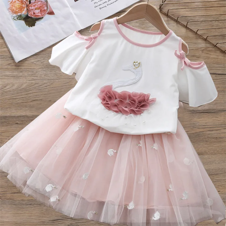 

2020 Summer New Small And Medium Girls' Clothing Cartoon Baby Girl Swan Embroidered Top T-Shirt+Yarn Skirt Two Piece Set